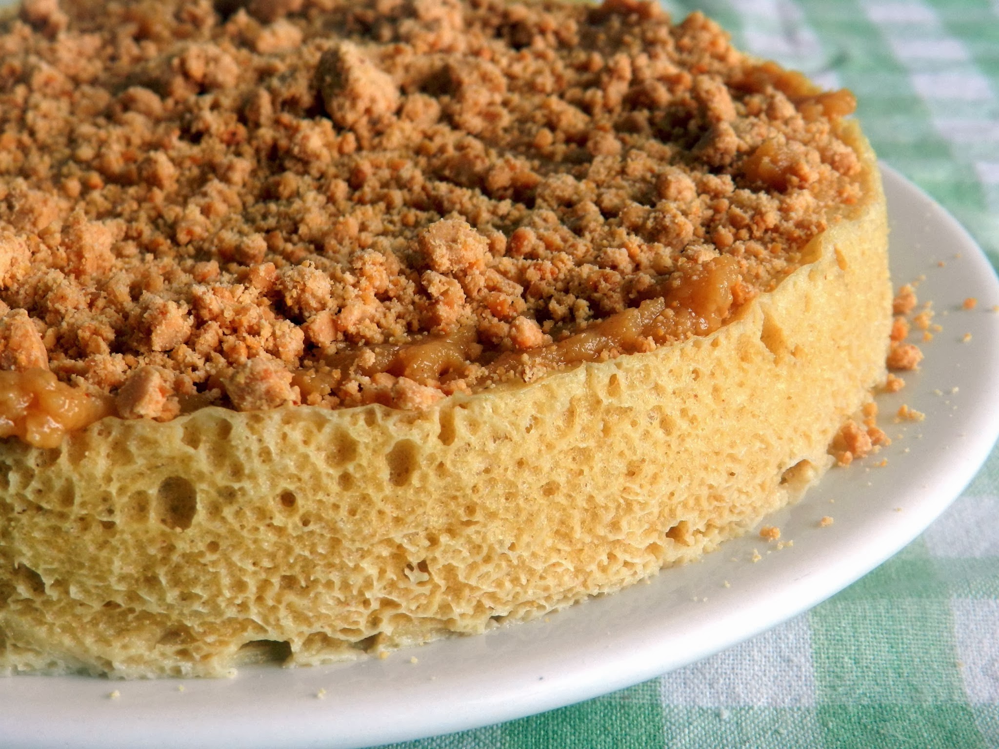 Bolo de paçoca de microondas sem farinha e sem leite
