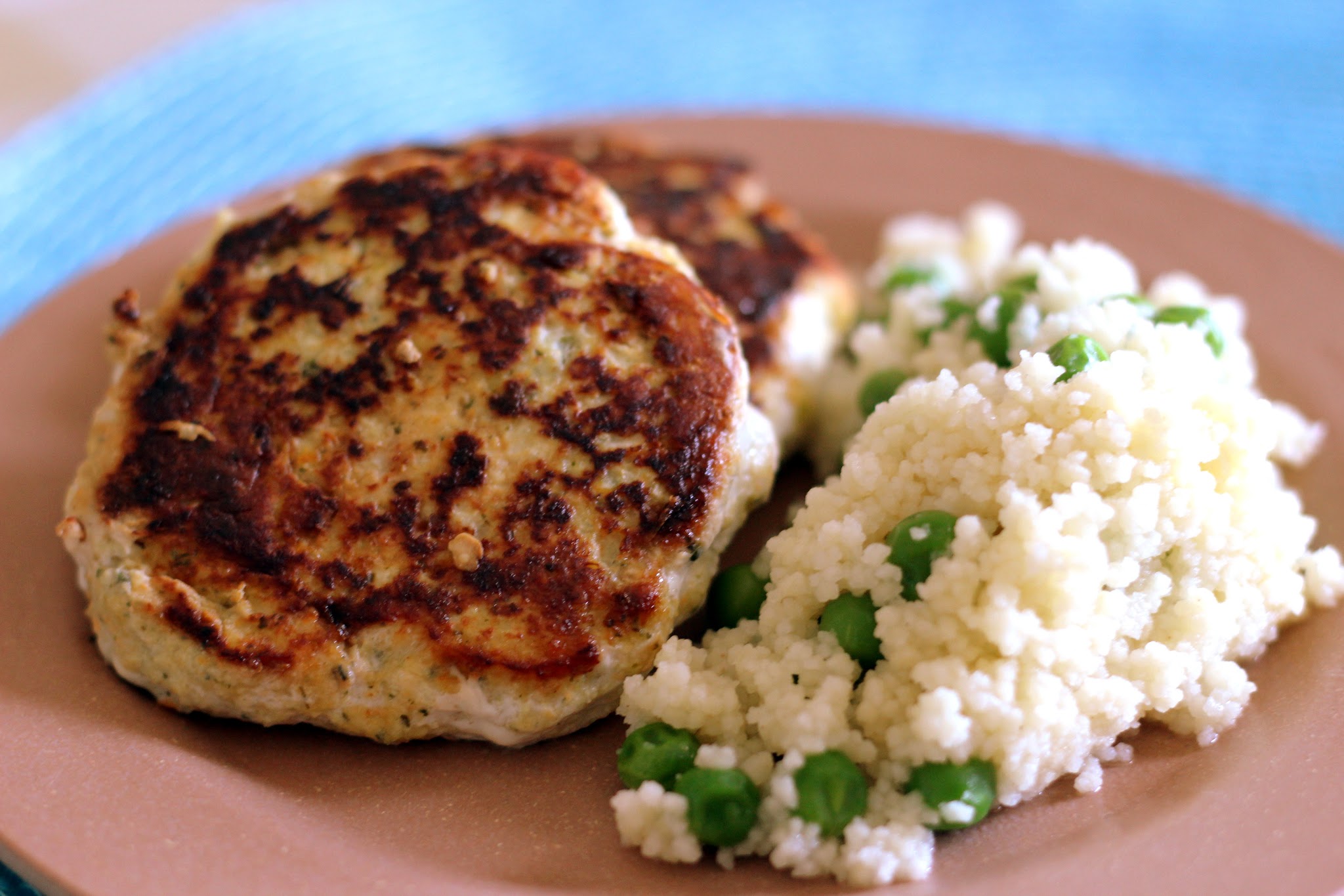 Hambúrguer de frango e vegetais