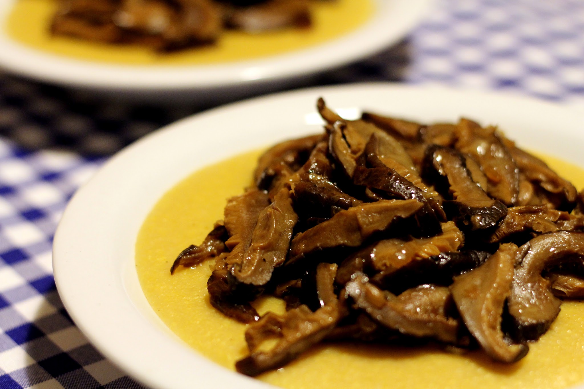 Polenta mole com cogumelo shitake